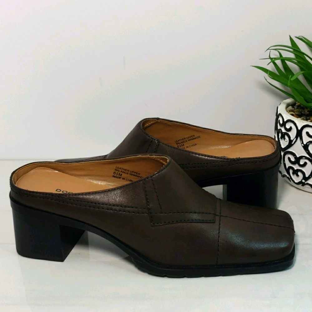 Dockers Square Toe Chunky Heel Mules Slides 6.5